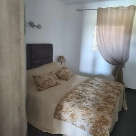 La Maison D Adelaide Saint-Laurent-dʼAigouze