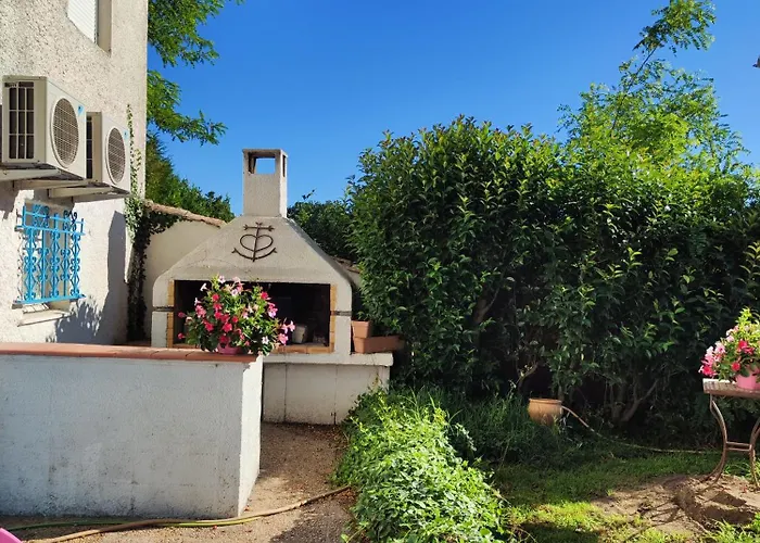 La Maison D Adelaide Appartement Saint-Laurent-dʼAigouze